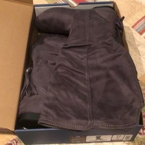 AUSTIN SUEDE BOOTS NEW!!! Hazel Grey size 11